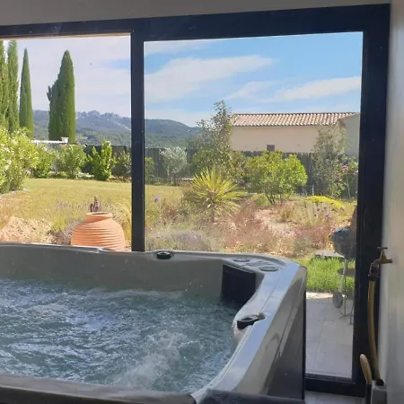 Moderne Avec Jacuzzi, Piscine Et Vue * Seguret