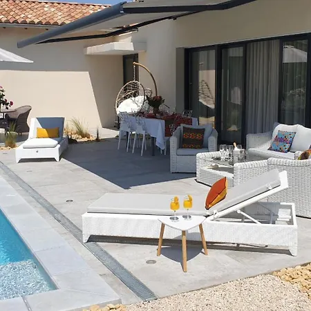 Moderne Avec Jacuzzi, Piscine Et Vue * Seguret